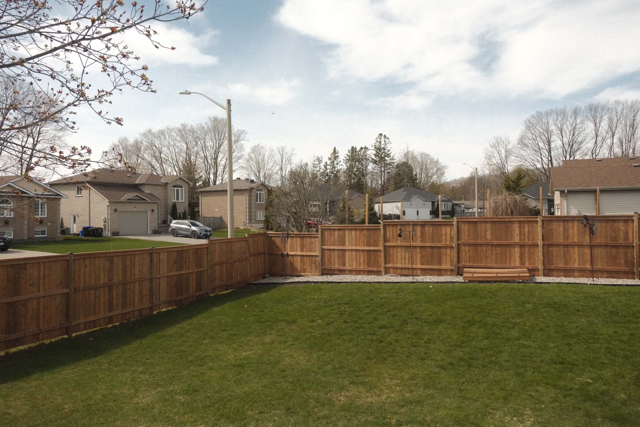 Full yard wood fence enclosure